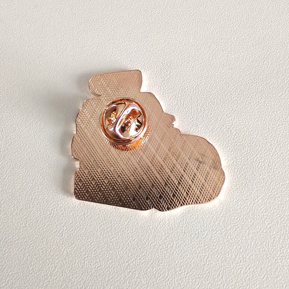 Bookish enamel pin - Picture 3 of 3